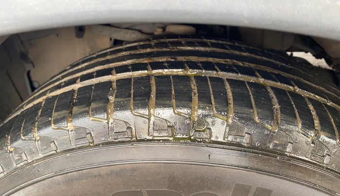 2017 Tata Hexa XE 4X2 7 STR, Diesel, Manual, 1,60,365 km, Left Front Tyre Tread