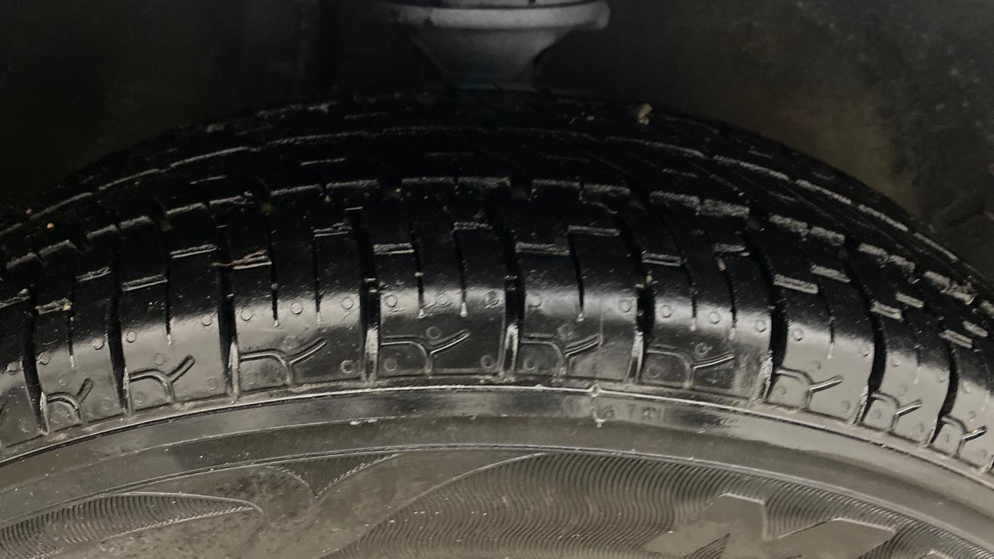 2013 Maruti Alto 800 LXI CNG, CNG, Manual, 94,858 km, Right Front Tyre Tread