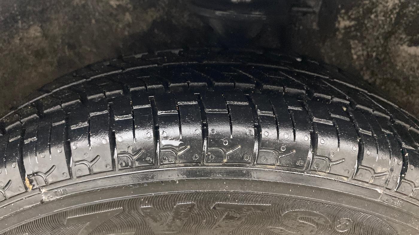 2013 Maruti Alto 800 LXI CNG, CNG, Manual, 94,858 km, Left Front Tyre Tread