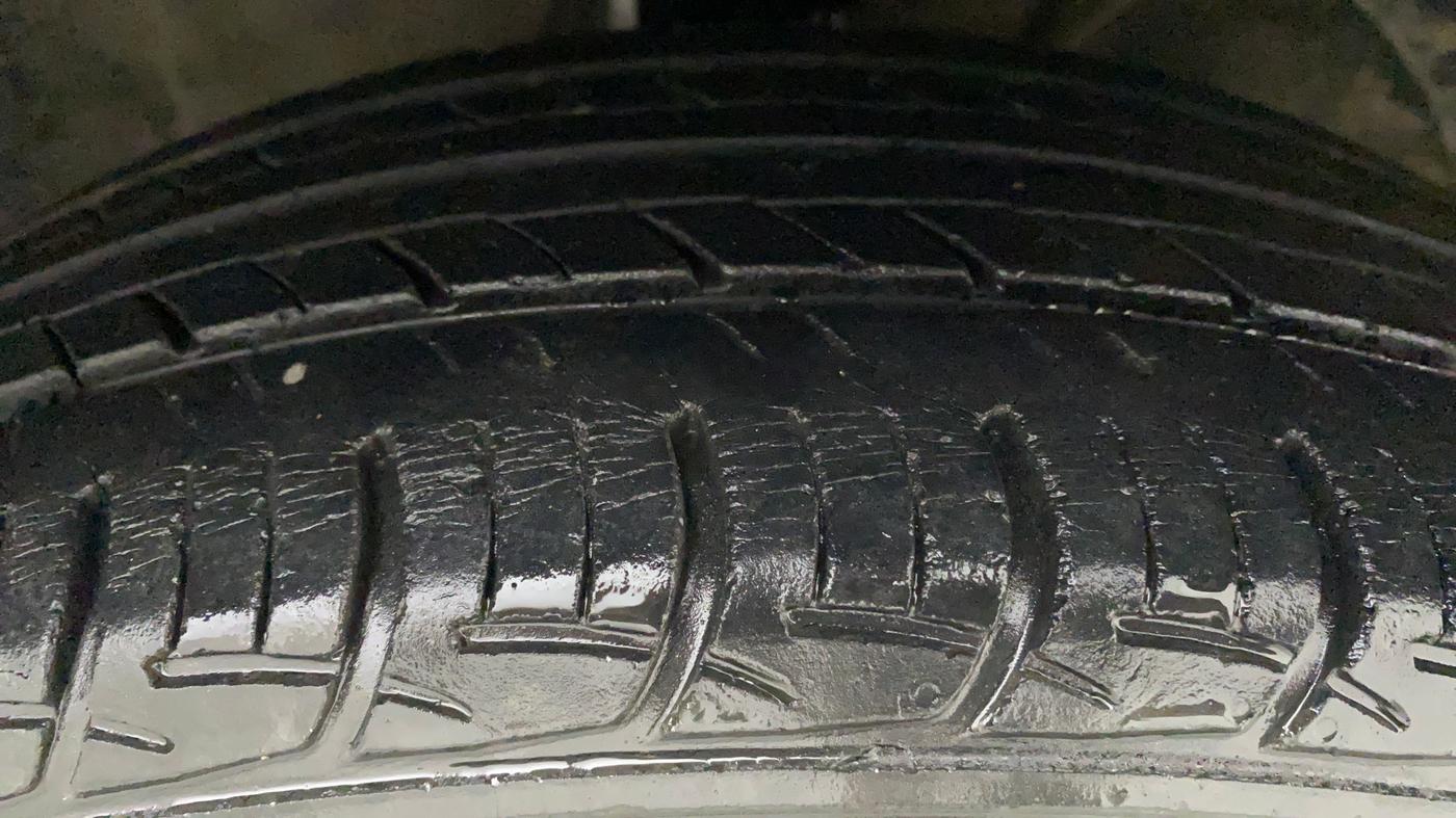 2016 Maruti Baleno DELTA PETROL 1.2, Petrol, Manual, 46,163 km, Right Front Tyre Tread