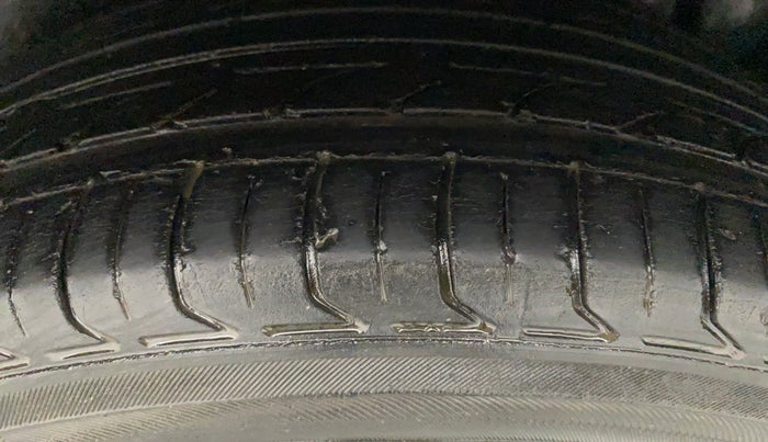 2012 Maruti Ertiga VDI, Diesel, Manual, 94,751 km, Left Rear Tyre Tread