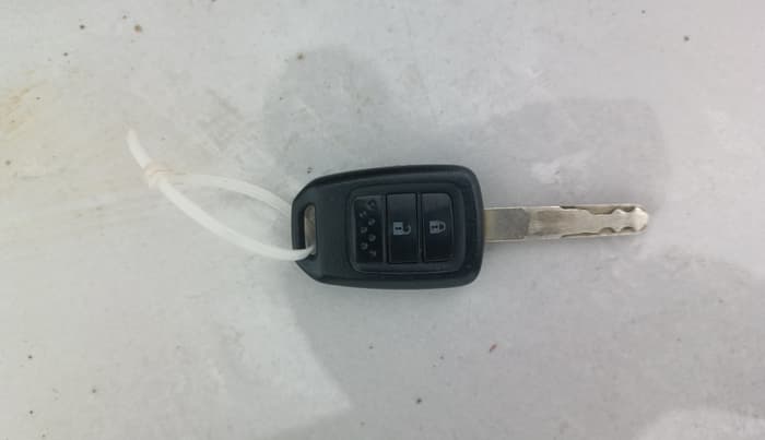 2018 Honda Amaze 1.2L I-VTEC S, Petrol, Manual, 88,500 km, Key Close Up