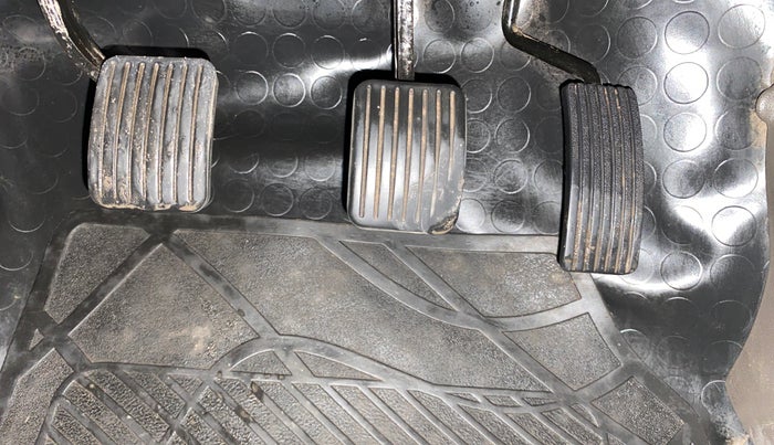 2013 Hyundai i10 MAGNA 1.2, Petrol, Manual, 1,05,343 km, Pedals