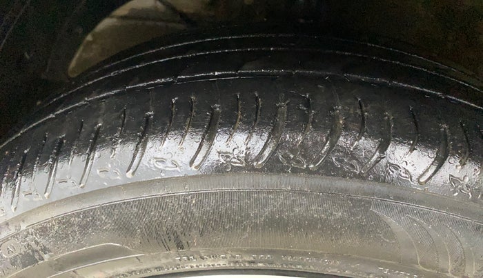 2022 Maruti XL6 ZETA MT, Petrol, Manual, 95,546 km, Left Front Tyre Tread