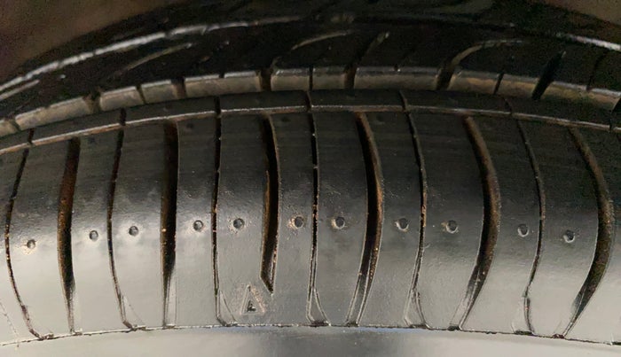 2012 Hyundai i10 SPORTZ 1.2 AT, Petrol, Automatic, 40,746 km, Right Front Tyre Tread