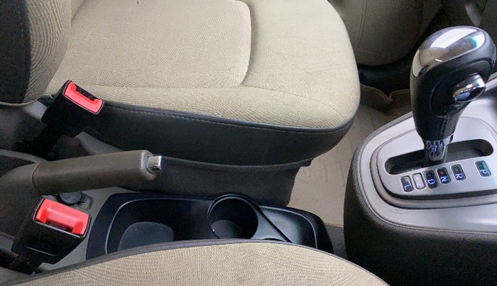 2012 Hyundai i10 SPORTZ 1.2 AT, Petrol, Automatic, 40,746 km, Gear Lever