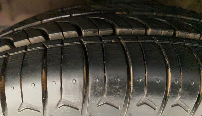 2012 Hyundai i10 SPORTZ 1.2 AT, Petrol, Automatic, 40,746 km, Left Front Tyre Tread