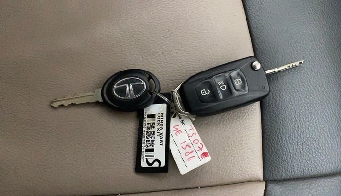 2018 Tata Tiago XZA PETROL, Petrol, Automatic, 84,675 km, Key Close Up