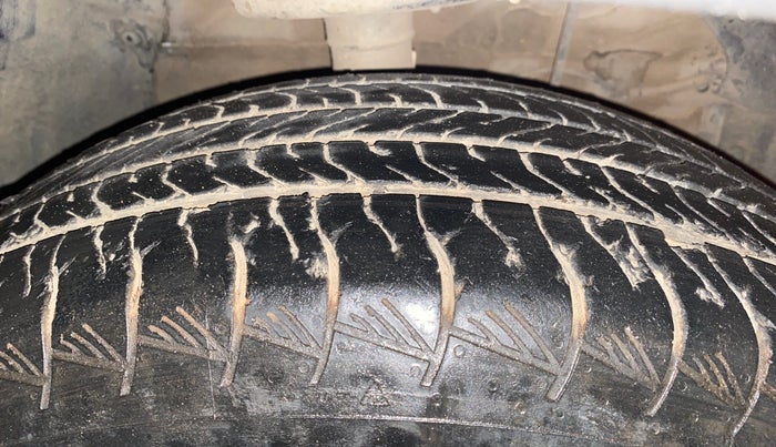 2022 Maruti Grand Vitara ALPHA SMART HYBRID, Petrol, Manual, 62,308 km, Right Front Tyre Tread