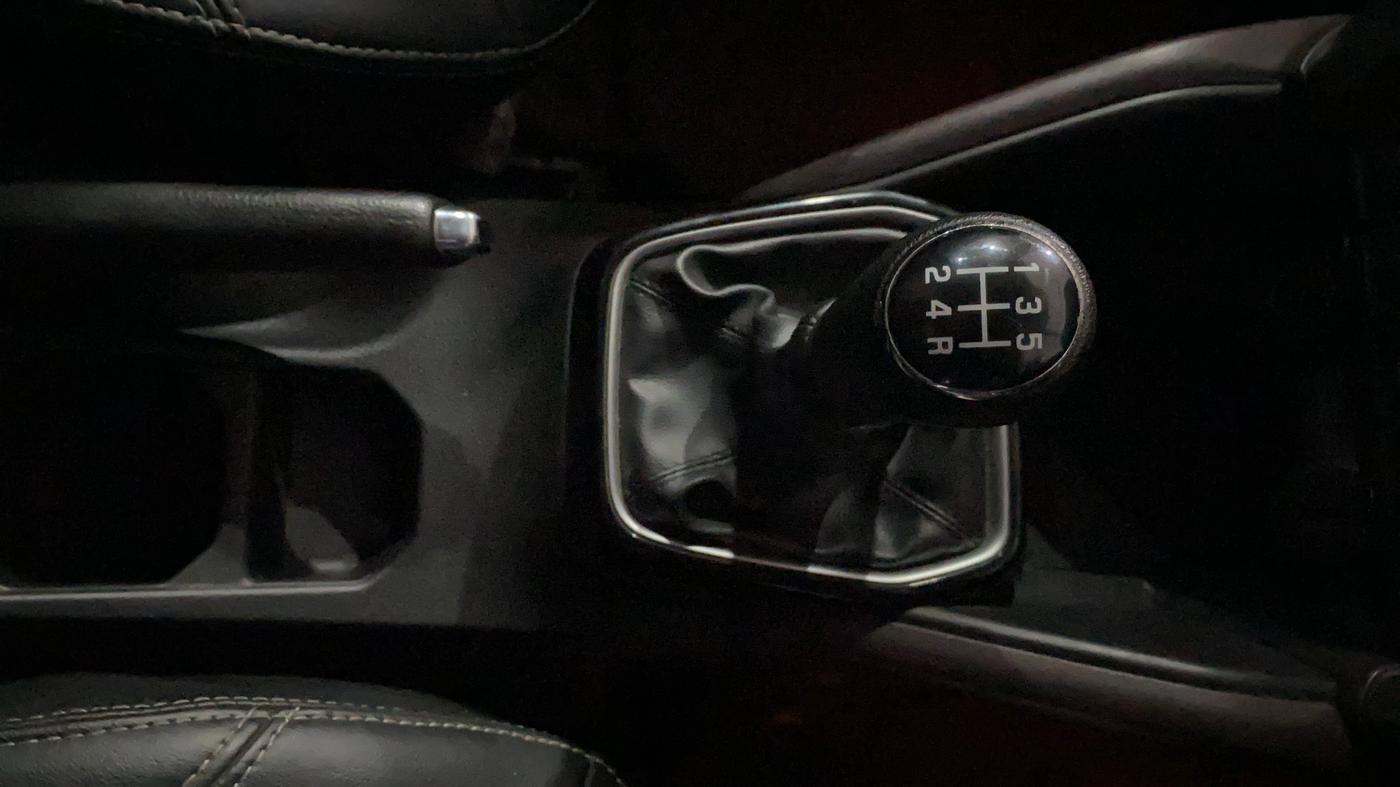 2022 Maruti Grand Vitara ALPHA SMART HYBRID, Petrol, Manual, 62,308 km, Gear Lever
