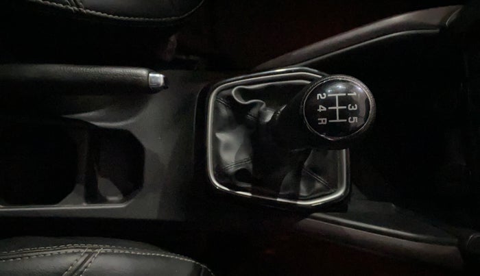 2022 Maruti Grand Vitara ALPHA SMART HYBRID, Petrol, Manual, 62,308 km, Gear Lever