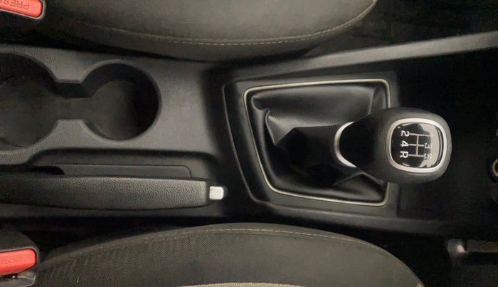 2017 Hyundai Elite i20 ASTA 1.2 (O), Petrol, Manual, 68,307 km, Gear Lever