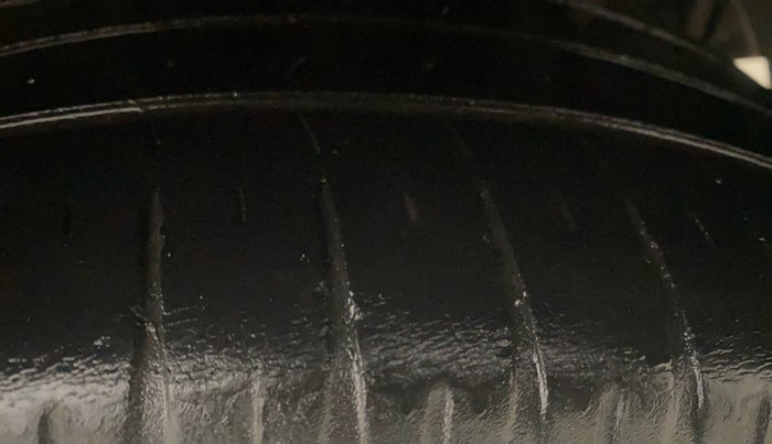 2017 Hyundai Elite i20 ASTA 1.2 (O), Petrol, Manual, 68,307 km, Left Rear Tyre Tread