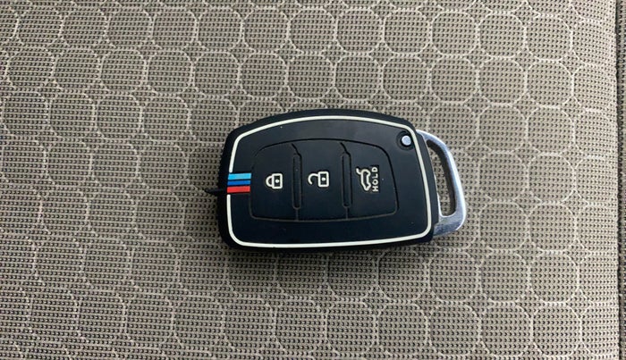 2017 Hyundai Elite i20 ASTA 1.2 (O), Petrol, Manual, 68,307 km, Key Close Up