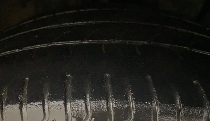 2017 Hyundai Elite i20 ASTA 1.2 (O), Petrol, Manual, 68,307 km, Right Front Tyre Tread