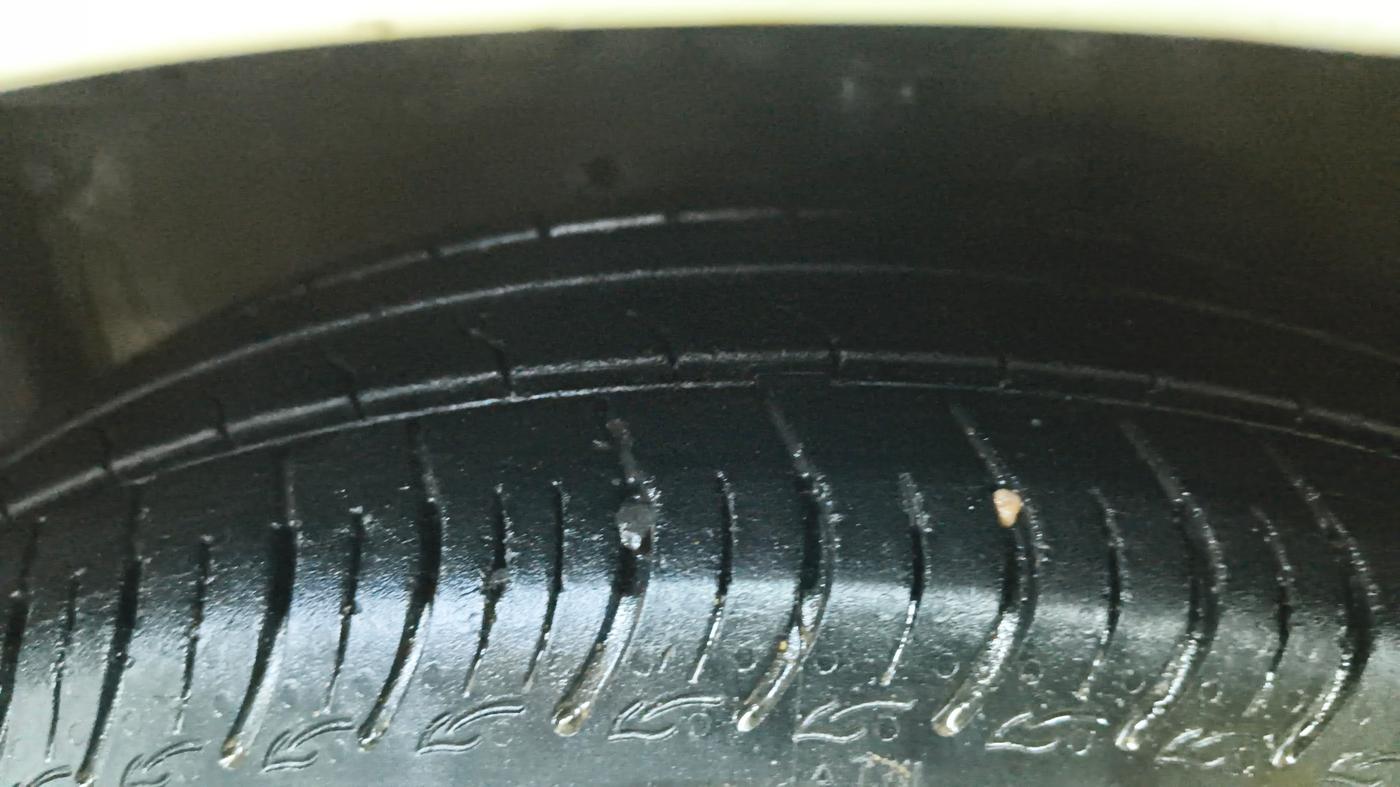2017 Maruti Celerio ZXI, Petrol, Manual, 76,723 km, Left Front Tyre Tread