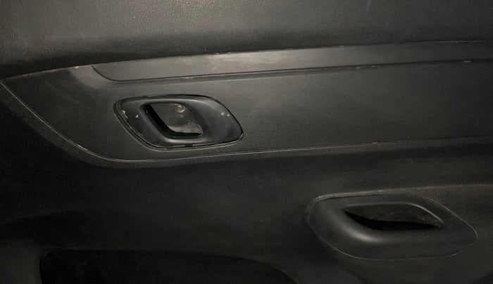 2018 Renault Kwid RXT 0.8, Petrol, Manual, 62,058 km, Driver Side Door Panels Control