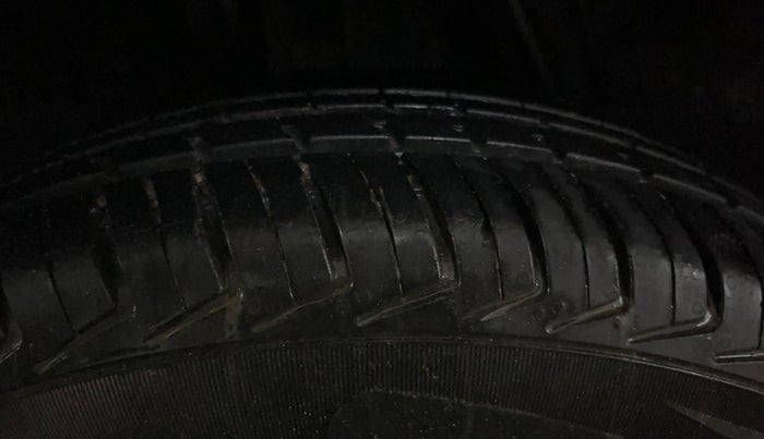 2018 Renault Kwid RXT 0.8, Petrol, Manual, 62,058 km, Right Rear Tyre Tread