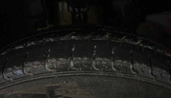2018 Renault Kwid RXT 0.8, Petrol, Manual, 62,058 km, Left Front Tyre Tread