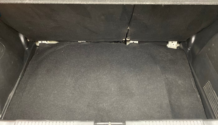 2018 Maruti Swift ZDI AMT, Diesel, Automatic, 87,529 km, Boot Inside