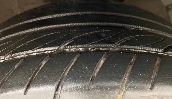 2018 Maruti Swift ZDI AMT, Diesel, Automatic, 87,529 km, Right Front Tyre Tread