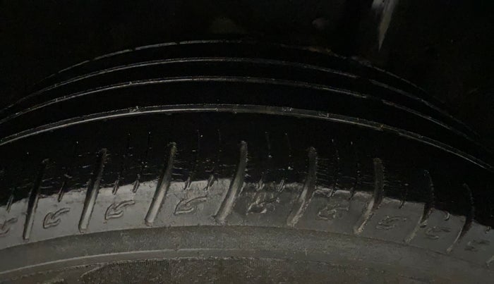 2018 Maruti Vitara Brezza ZDI, Diesel, Manual, 78,858 km, Left Rear Tyre Tread