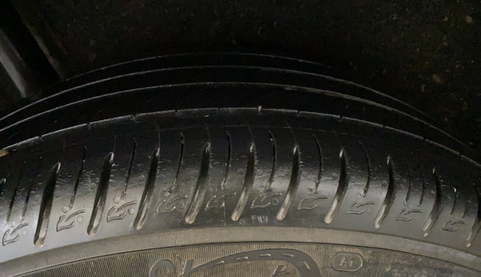 2018 Maruti Vitara Brezza ZDI, Diesel, Manual, 78,858 km, Right Rear Tyre Tread