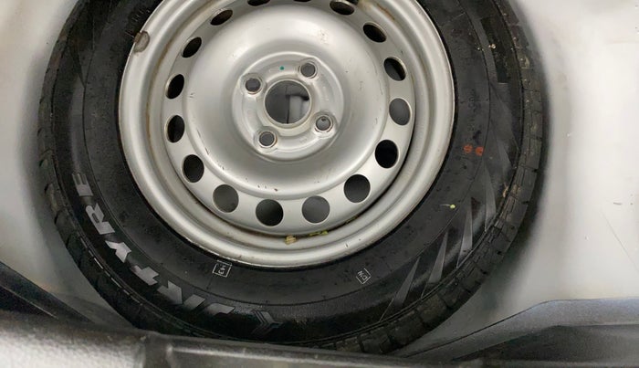 2017 Maruti Swift LXI (O), Petrol, Manual, 68,124 km, Spare Tyre