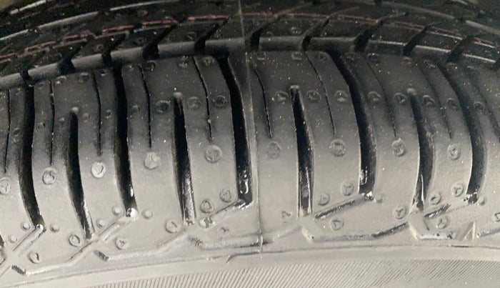 2019 Maruti Dzire VXI, Petrol, Manual, 52,413 km, Right Front Tyre Tread