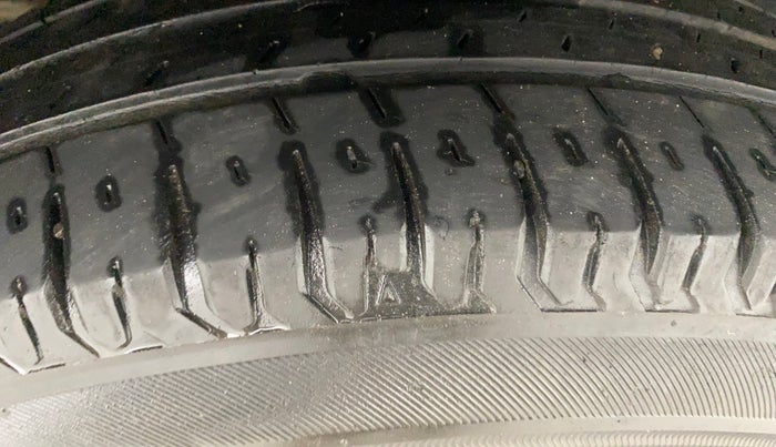 2019 Maruti Dzire VXI, Petrol, Manual, 52,413 km, Right Rear Tyre Tread