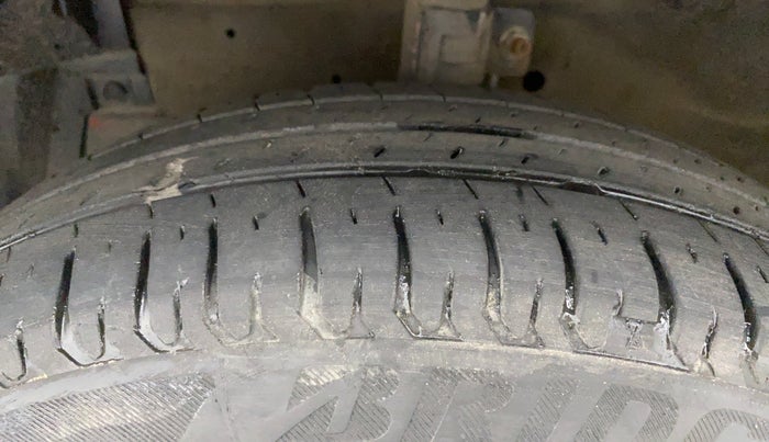 2013 Maruti Swift LXI D, Petrol, Manual, 91,102 km, Left Front Tyre Tread