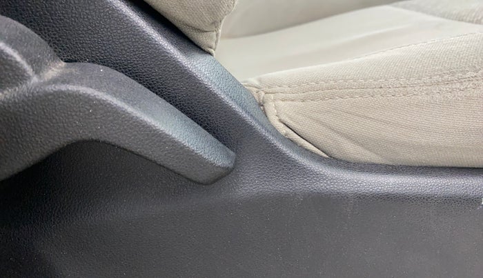 2019 Mahindra MARAZZO M2 8 STR, Diesel, Manual, 64,070 km, Driver Side Adjustment Panel