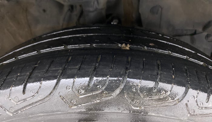 2018 Honda Jazz 1.5L I-DTEC V, Diesel, Manual, 1,02,256 km, Right Front Tyre Tread