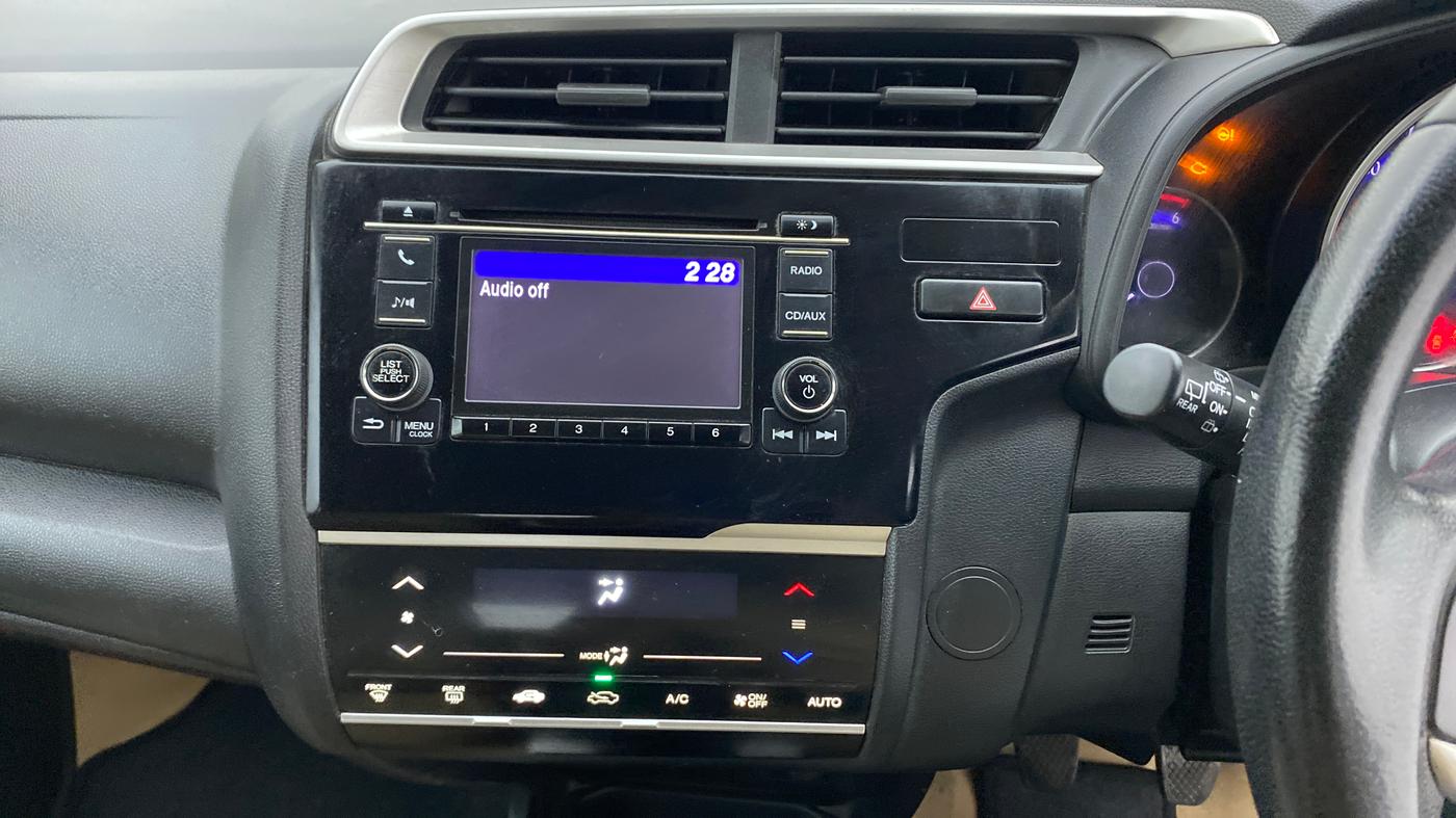 2018 Honda Jazz 1.5L I-DTEC V, Diesel, Manual, 1,02,256 km, Air Conditioner