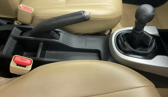 2018 Honda Jazz 1.5L I-DTEC V, Diesel, Manual, 1,02,256 km, Gear Lever
