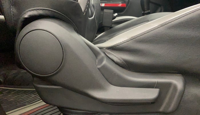 2022 Maruti Celerio VXI CNG, CNG, Manual, 20,314 km, Driver Side Adjustment Panel