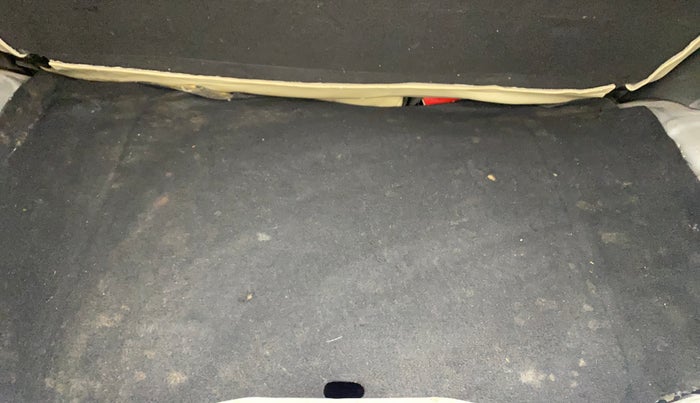 2013 Hyundai Eon MAGNA +, Petrol, Manual, 27,526 km, Boot Inside