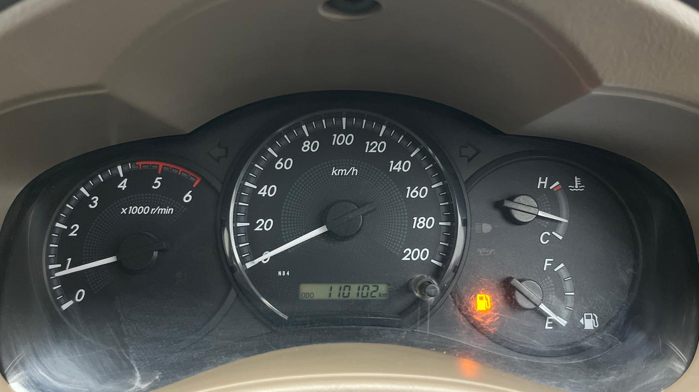 2015 Toyota Innova 2.5 GX 7 STR, Diesel, Manual, 1,10,102 km, Odometer Image