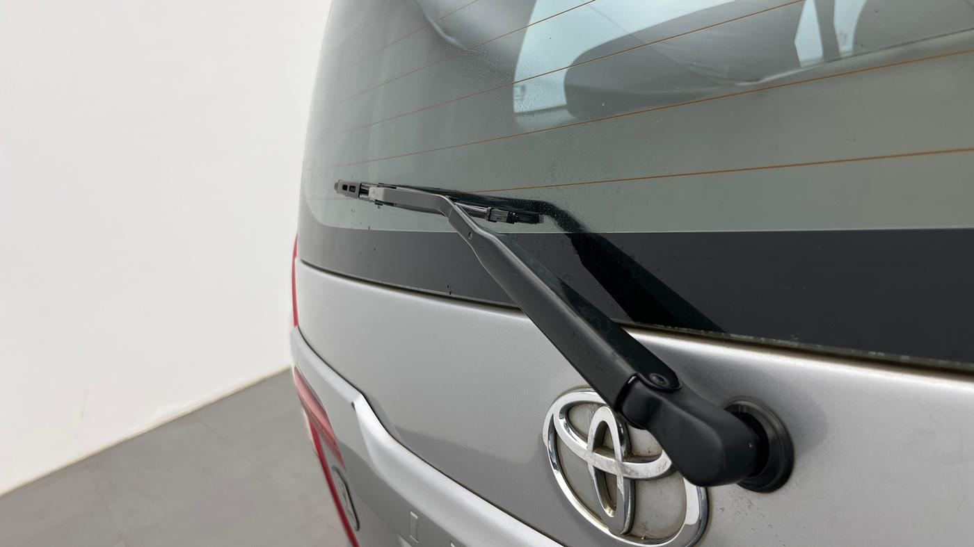 2015 Toyota Innova 2.5 GX 7 STR, Diesel, Manual, 1,10,102 km, Rear Wiper