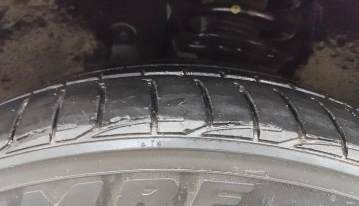 2019 Skoda Kodiaq L&K 2.0 TDI 4X4 AT, Diesel, Automatic, 1,42,183 km, Left Front Tyre Tread