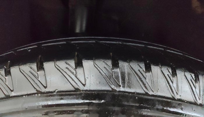 2019 Skoda Kodiaq L&K 2.0 TDI 4X4 AT, Diesel, Automatic, 1,42,183 km, Right Rear Tyre Tread