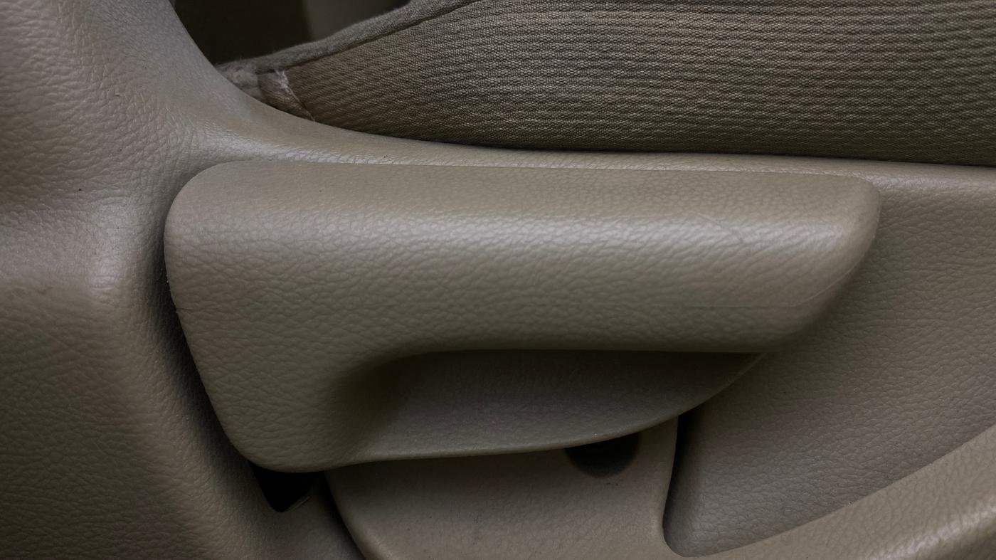 2013 Honda Brio S MT, Petrol, Manual, 68,335 km, Driver Side Adjustment Panel