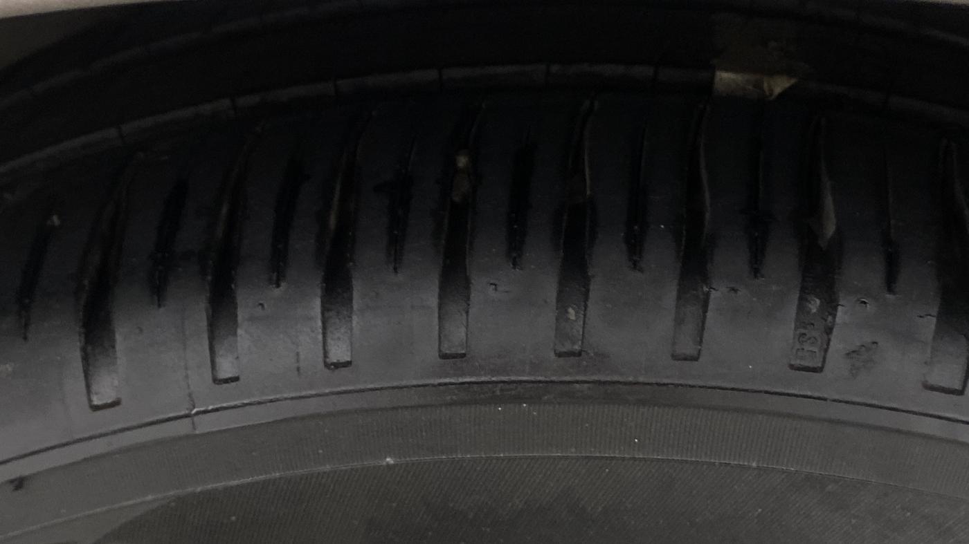2013 Honda Brio S MT, Petrol, Manual, 68,335 km, Right Rear Tyre Tread