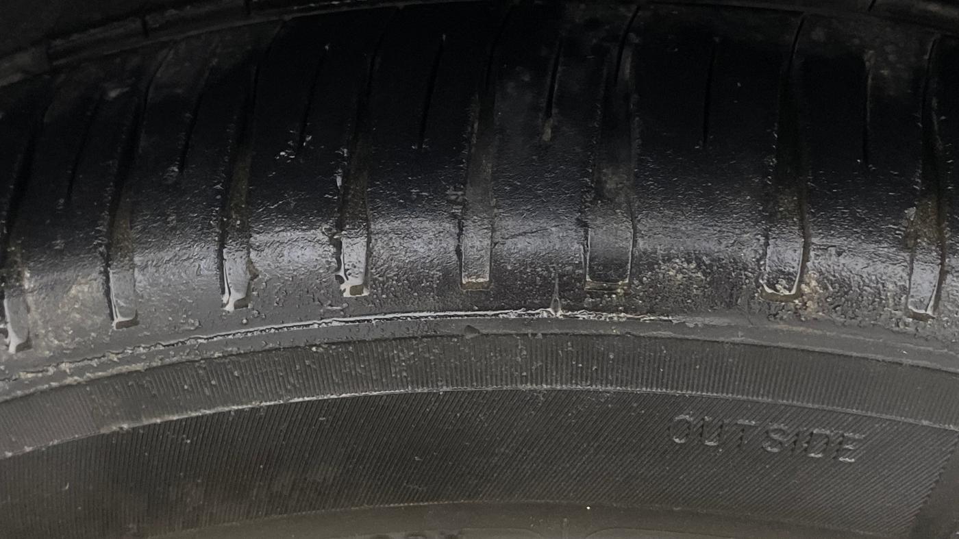 2013 Honda Brio S MT, Petrol, Manual, 68,335 km, Left Front Tyre Tread