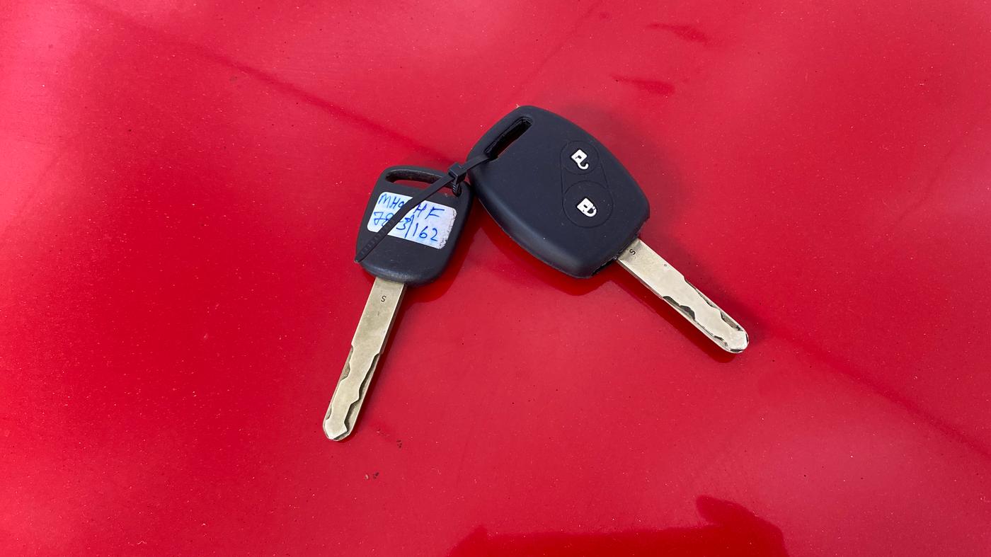 2016 Honda Brio S MT, Petrol, Manual, 77,237 km, Key Close Up
