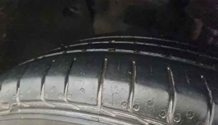 2019 Hyundai Creta SX 1.6 PETROL, Petrol, Manual, 1,08,819 km, Left Front Tyre Tread