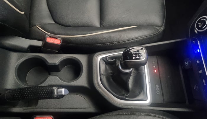 2019 Hyundai Creta SX 1.6 PETROL, Petrol, Manual, 1,08,819 km, Gear Lever
