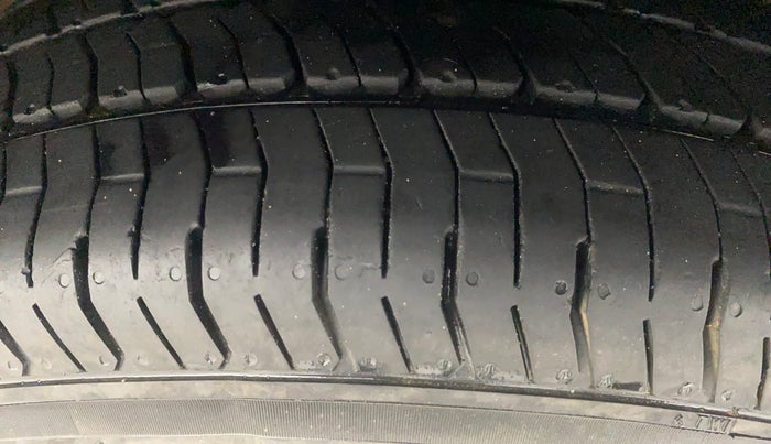 2017 Hyundai Elite i20 SPORTZ 1.2, Petrol, Manual, 67,116 km, Right Front Tyre Tread