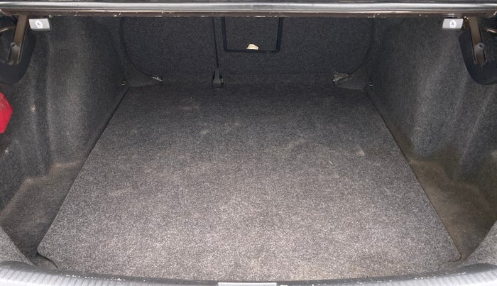 2014 Volkswagen Jetta COMFORTLINE 2.0L TDI, Diesel, Manual, 87,321 km, Boot Inside