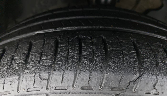 2014 Volkswagen Jetta COMFORTLINE 2.0L TDI, Diesel, Manual, 87,321 km, Left Front Tyre Tread